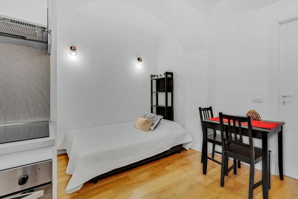 Alessia'S Flat - San Luigi Apartment Милано Екстериор снимка
