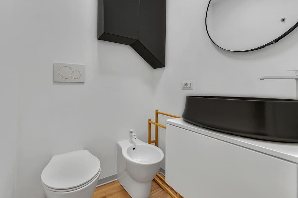 Alessia'S Flat - San Luigi Apartment Милано Екстериор снимка