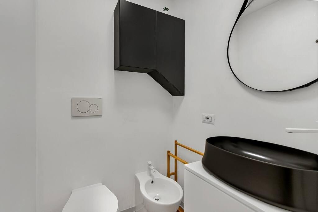 Alessia'S Flat - San Luigi Apartment Милано Екстериор снимка